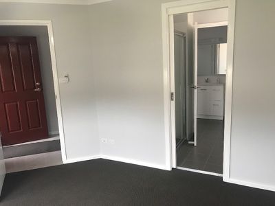 13 White Cliffs Avenue, Hoxton Park