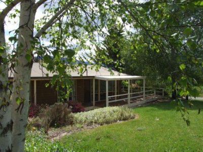 3 Feathertop Street , Tawonga South