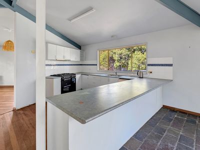 35 Hillcrest Avenue, North Narooma