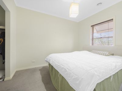 9 Simpson Place, Caroline Springs