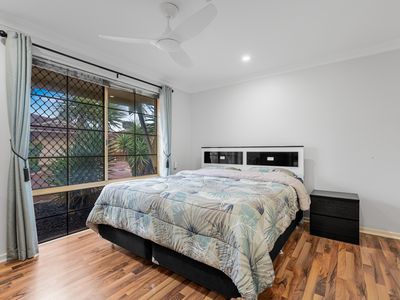 8 / 12 Deschamp Road, Morley