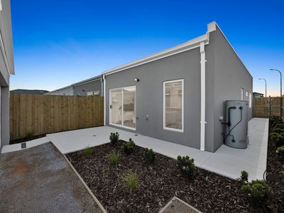 89 Burnbank Parade, Clyde North