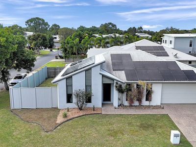 2 Seafarer Court, Blacks Beach