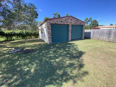 121 Ibis Boulevard, Eli Waters