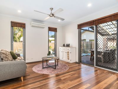 10 Wyldwood Close, Somerville