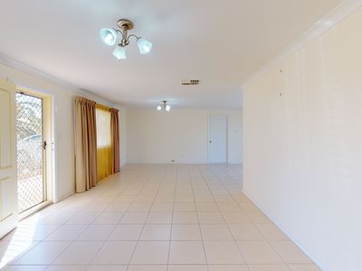 105 Oak Crescent, Narromine