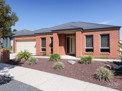 14 BURTON CRESCENT, Wodonga