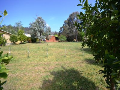 21 Coolumbooka Avenue , Tawonga South