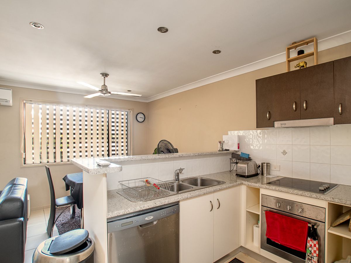 4 / 52 Shell Street, Urangan