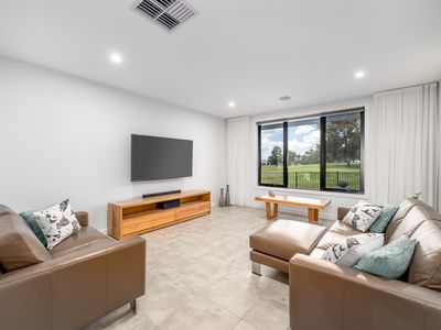 48 Sunningdale Boulevard, Tatura