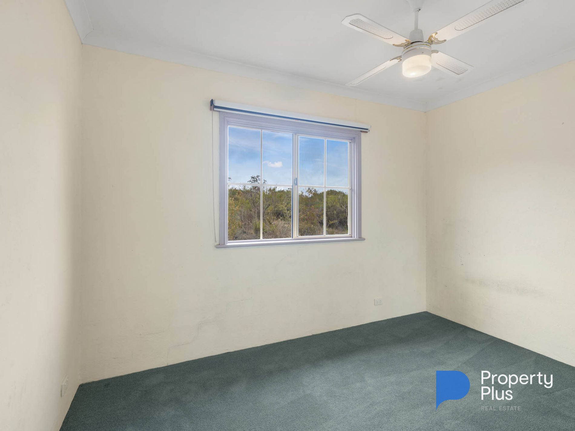 4 Graham Close, Flora Hill