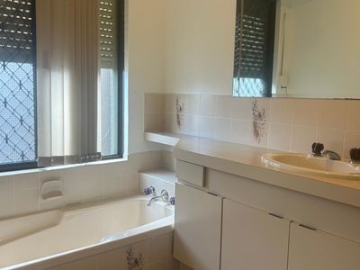 2 Eves Place, Cannington