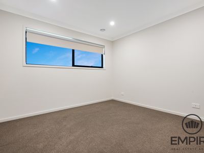3 Vendeen Walk, Clyde North