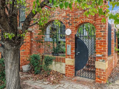 2 / 3 Greenway Street, Perth