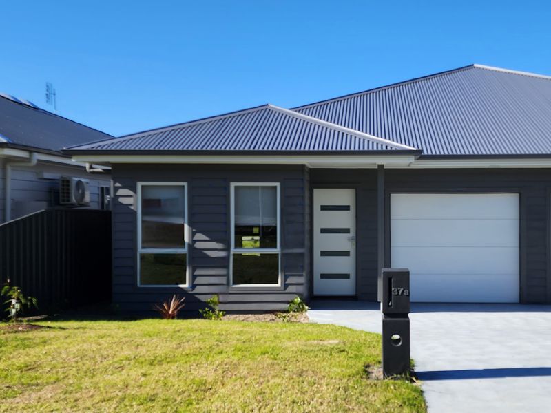 37a Lancing Ave , Sussex Inlet