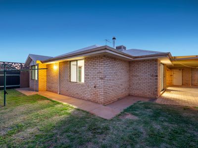 21 Premier Street, Hannans