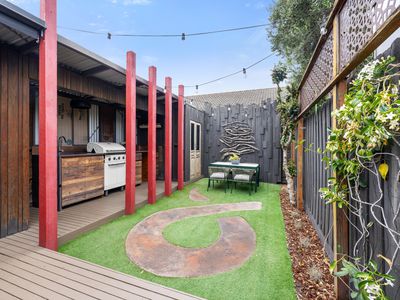 142 North Road, Newport