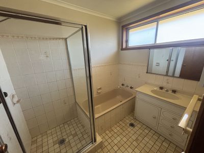 2 / 357 Kaylock Road, Lavington