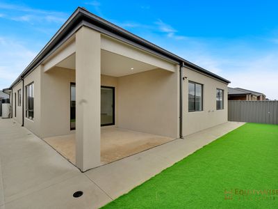 27 Kutjera Street, Manor Lakes