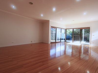 2A  Hunsford Avenue, Notting Hill