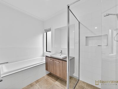 27 Kutjera Street, Manor Lakes