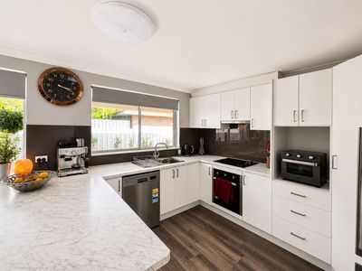 2 Royal Close, Forster