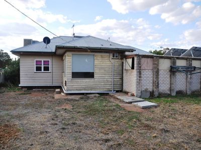 12 Meering Road, Quambatook