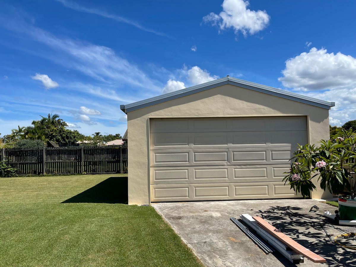 58 Bowerbird Avenue, Eli Waters