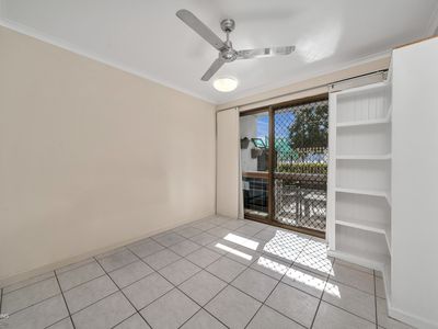 2 / 249-255 Esplanade, Cairns North