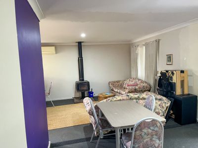 7 Gnowing Street, Wandering