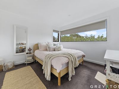5 / 5-6 Chelsworth Place, Caroline Springs