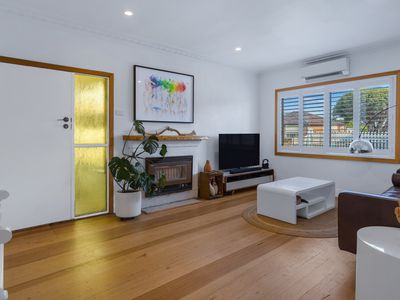 6 Compton Parade, Sunshine North