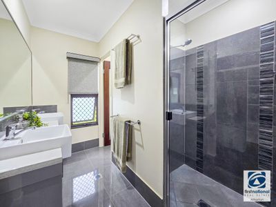 25 Lavender Crescent, Atherton