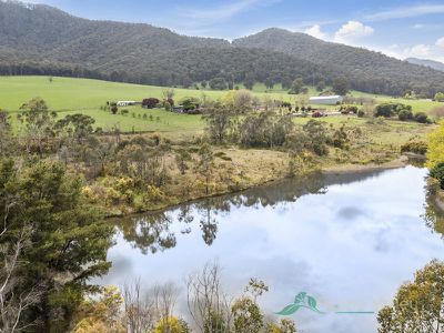 759 Mountain Creek Road, Tawonga