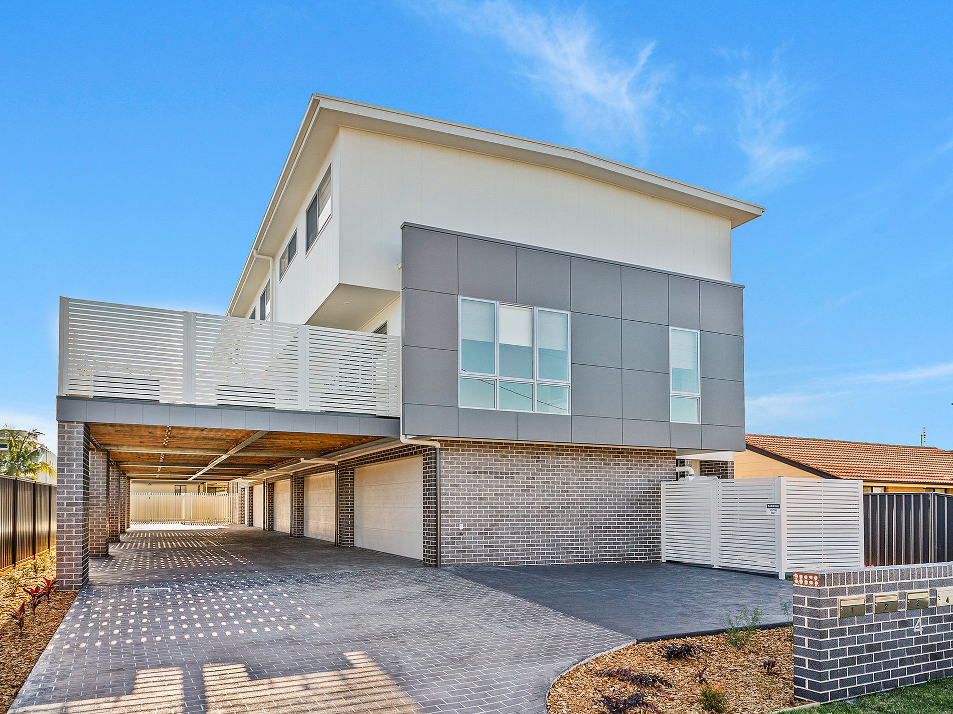 5 / 4 Addison Avenue, Lake Illawarra