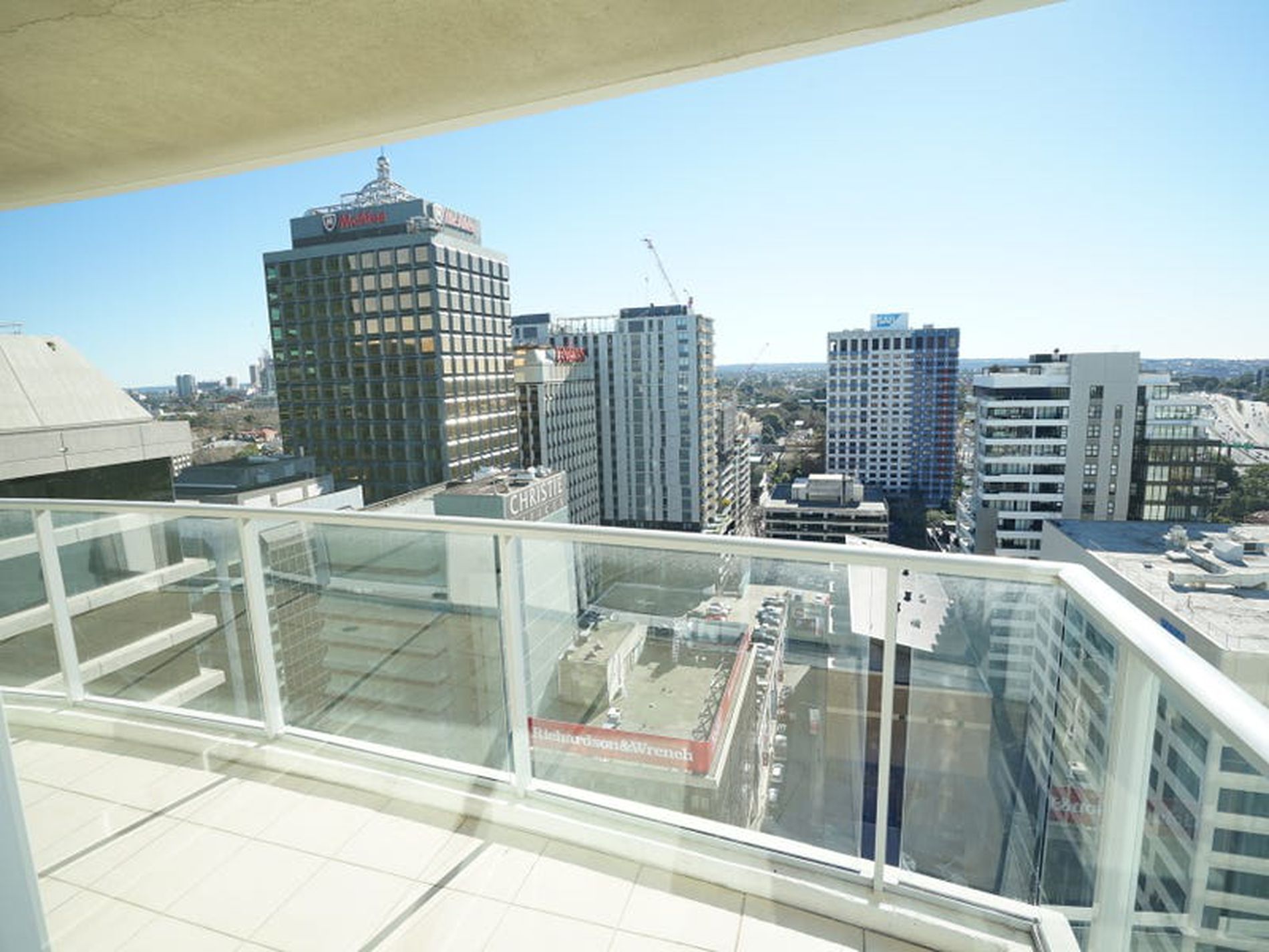 2206 / 79-81 Berry Street, North Sydney