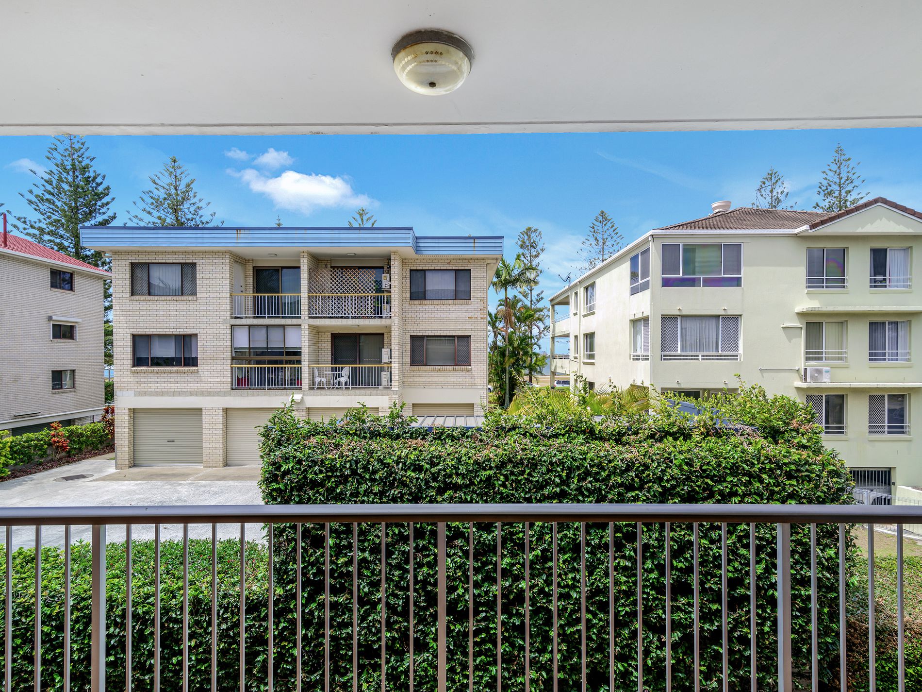2 / 3 Robert Street, Labrador
