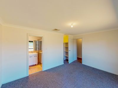 8 Alkira Street, Dubbo