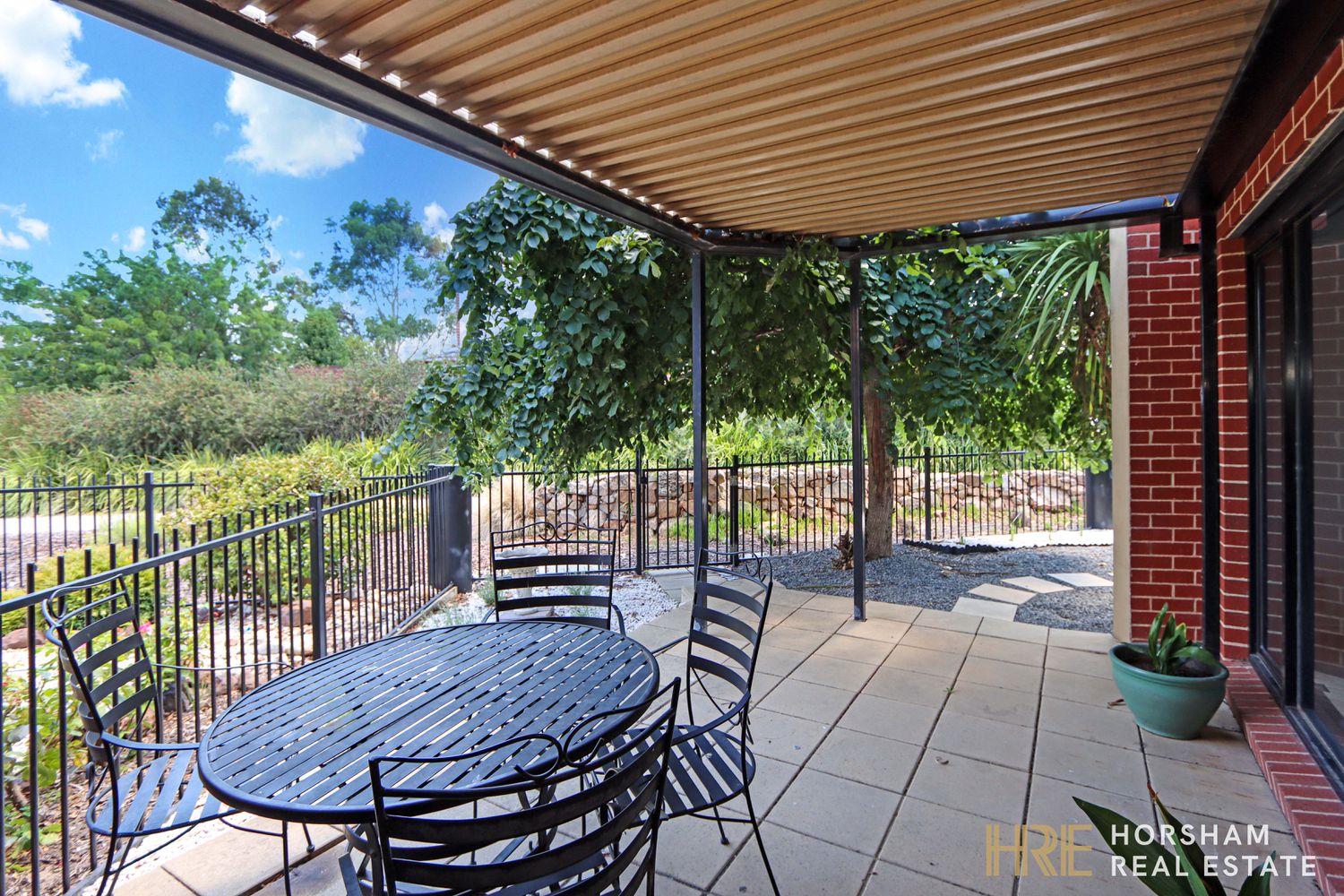 1 Rushbrook Close, Horsham