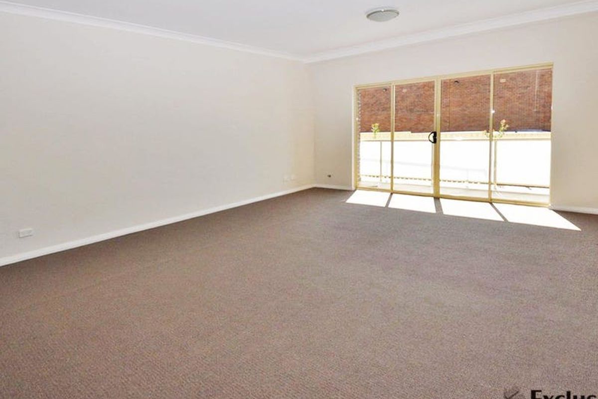 7 / 4 Bridge Road, Homebush