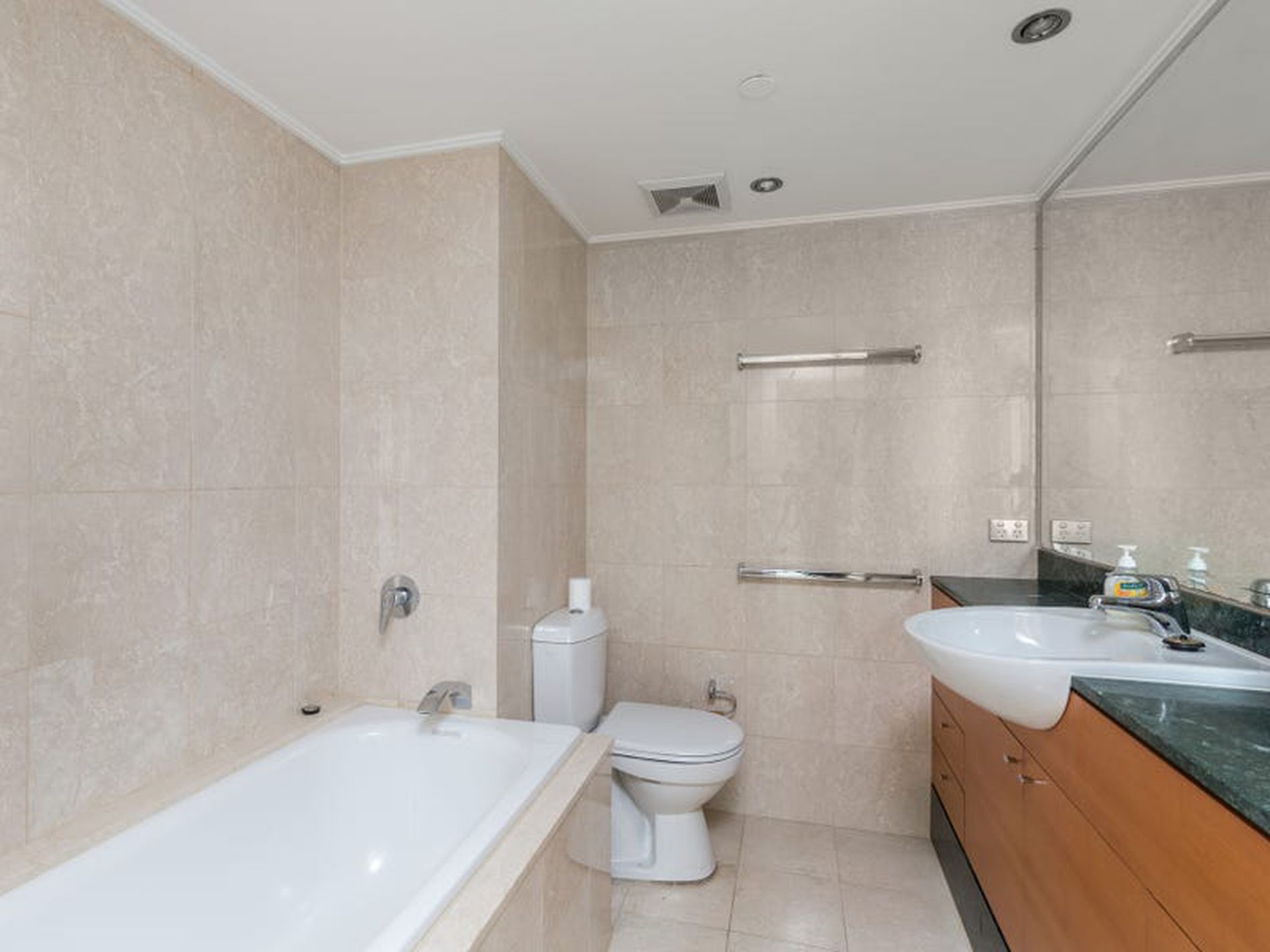 3203 / 70 Market Street, Sydney