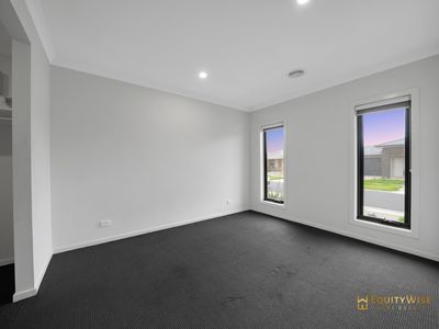 47 Surround Drive, Mambourin