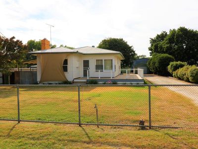 93 Livingstone St, Avenel