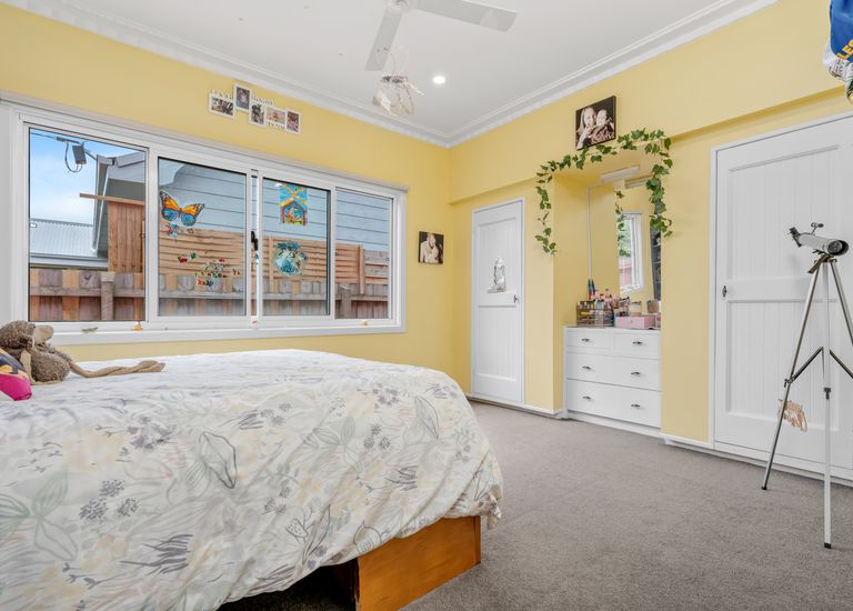 37 Waterford Avenue, Portland