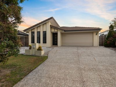 24 Worchester Crescent, Wakerley