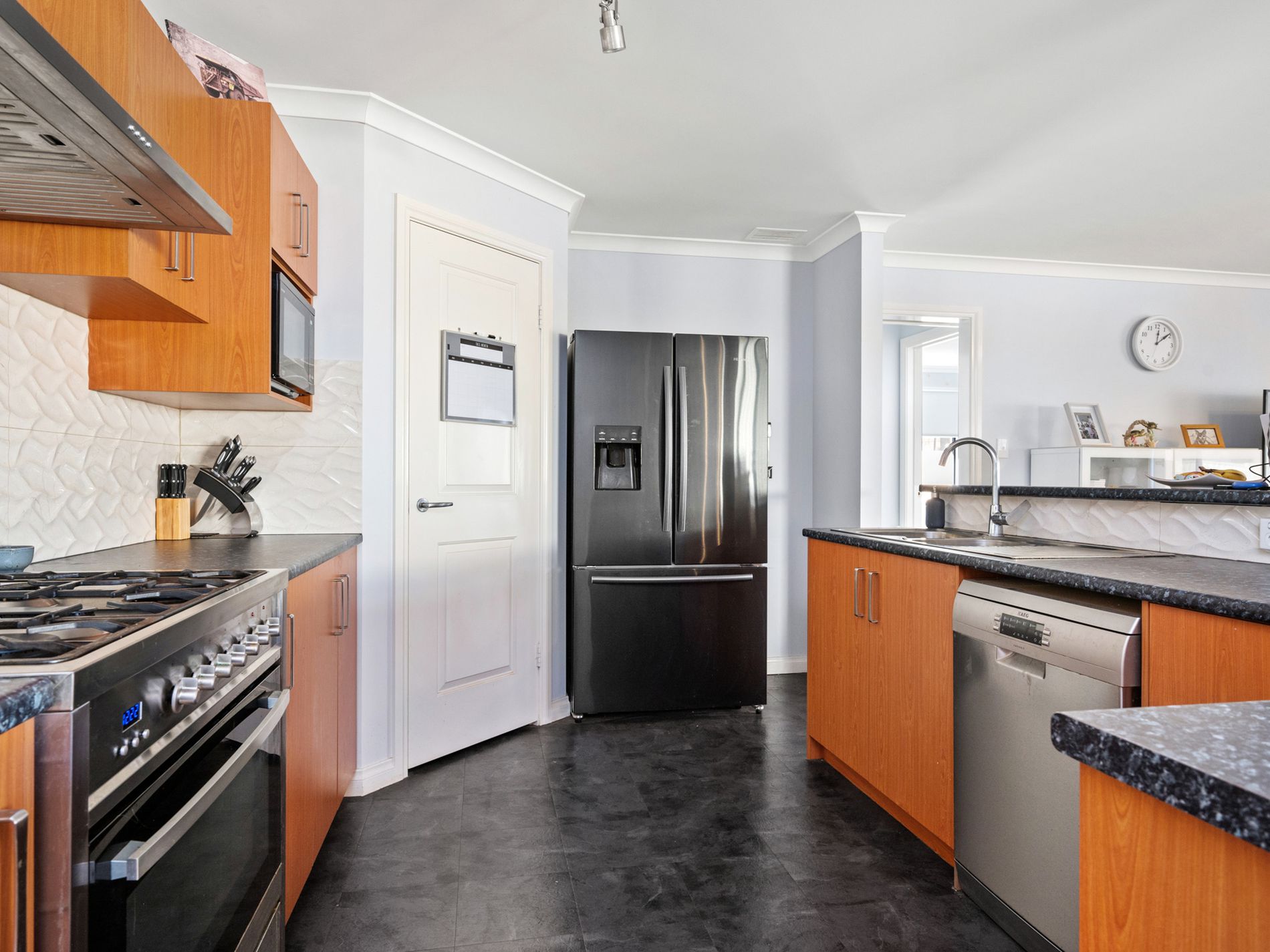 7 Riseberry Way, Somerville