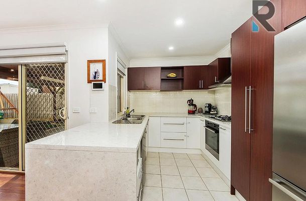 13 Hammond Place, Roxburgh Park
