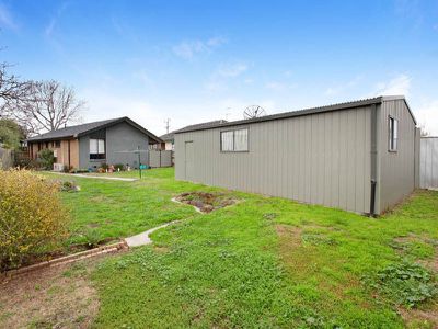 8 Wakool Avenue, Deer Park