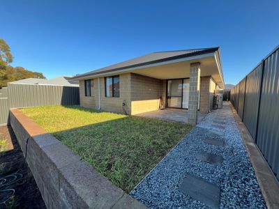 11 Preston Grove, South Guildford