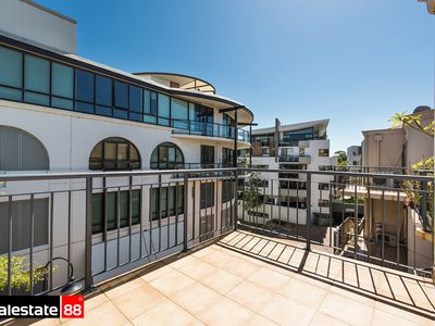 E5 (13)  /  88 Royal Street, East Perth
